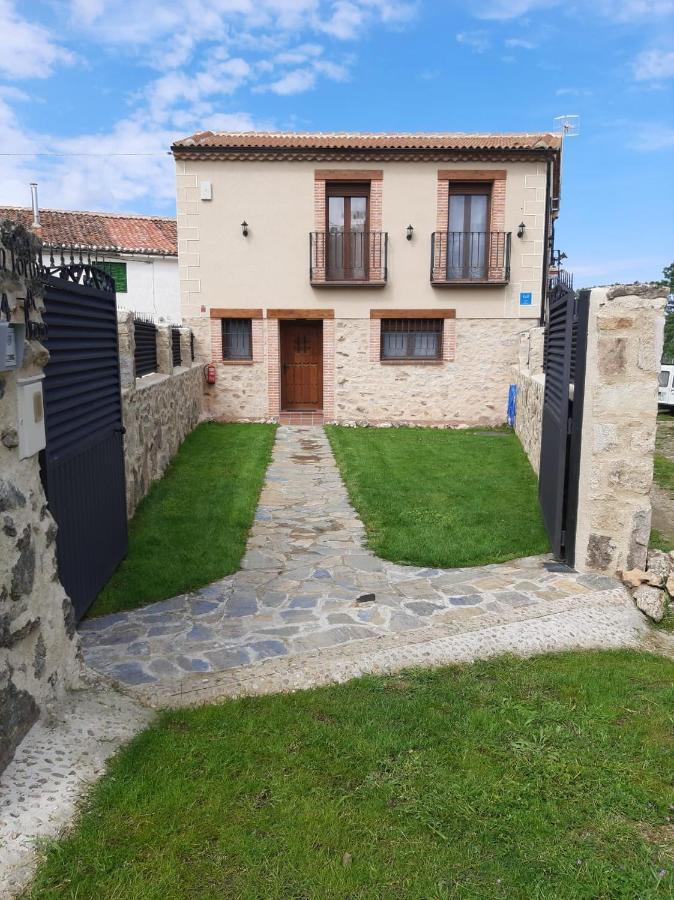 La Portada De Abajo Villa Gallegos Exterior foto