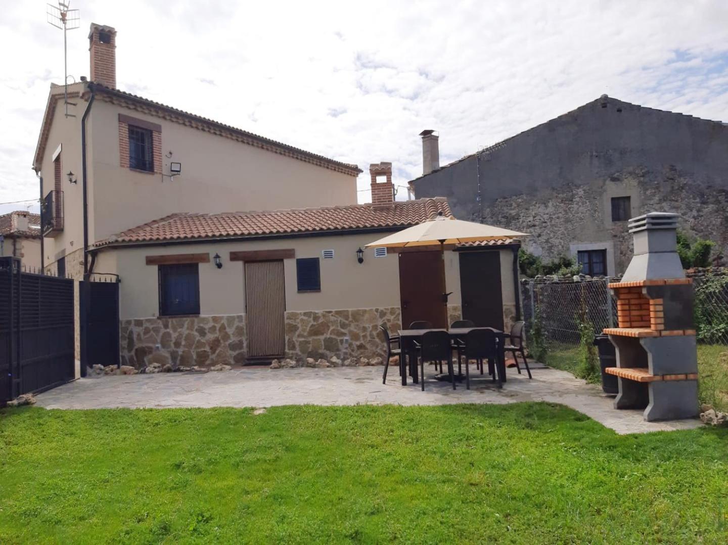 La Portada De Abajo Villa Gallegos Exterior foto